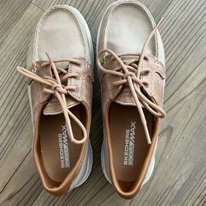 Sketchers Womens Boat shoes size 7.5 us